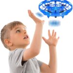 Ufo dronas valdomas ranka