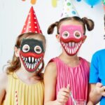 Huggy Wuggy Helovyno kaukės 3 vnt. vakarėliui Huggy Wuggy Helovyno kaukės 3 vnt. vakarėliui