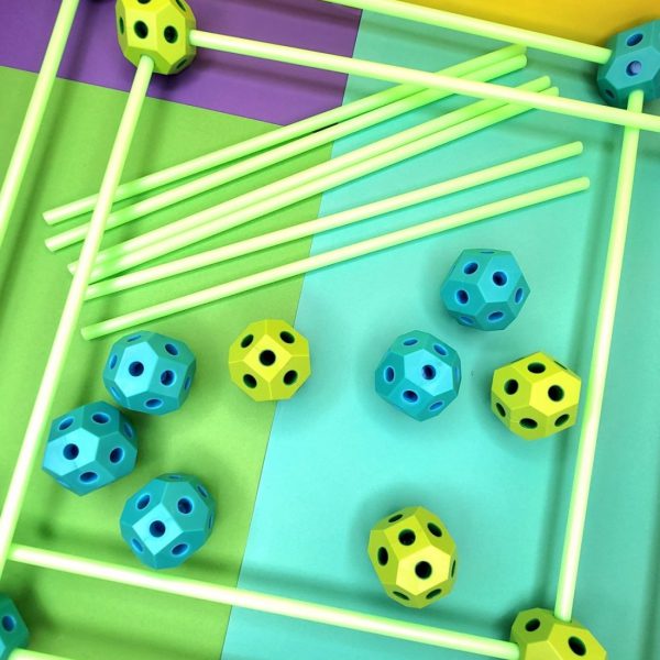 52 detalių konstruktorius fortas, šviečiantis tamsoje, lazdelės, kamuoliukai 52 detalių konstruktorius fortas, šviečiantis tamsoje, lazdelės, kamuoliukai