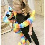 Huggy wuggy pliušinis žaislas 100 cm. aukštis, JUODAS Huggy wuggy pliušinis žaislas 100 cm. aukštis, JUODAS