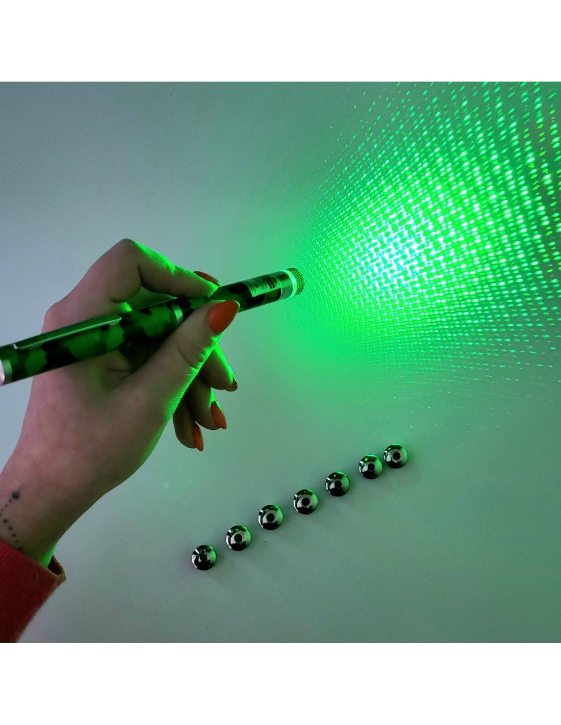 Lazeris su 8 skirtingais efektų antgaliais, Spiderman, Kapitonas Amerika Lazeris su 8 skirtingais efektų antgaliais, Spiderman, Kapitonas Amerika