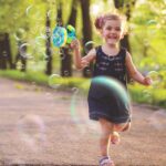 Burbulų šautuvas automatinis su muilo burbulais Burbulų šautuvas automatinis su muilo burbulais