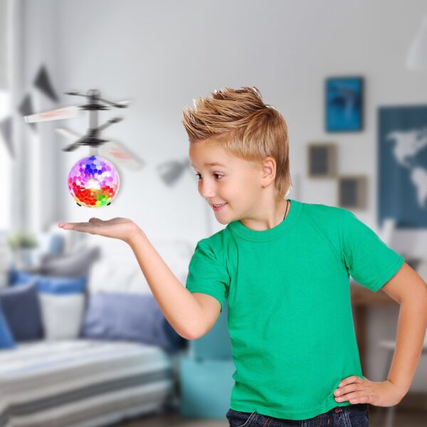 skraidantis-kamuolys-2 skraidantis-kamuolys-2