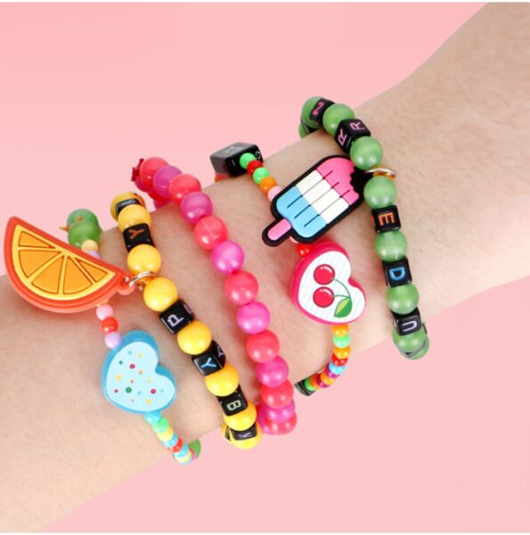 kvepianciu-karoliuku-rinkinys-8 kvepianciu-karoliuku-rinkinys-8