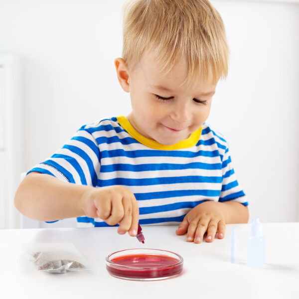 eksperimentu-rinkinys-pasigamink-dirbtinį-krauja-zombies-6(1) eksperimentu-rinkinys-pasigamink-dirbtinį-krauja-zombies-6(1)