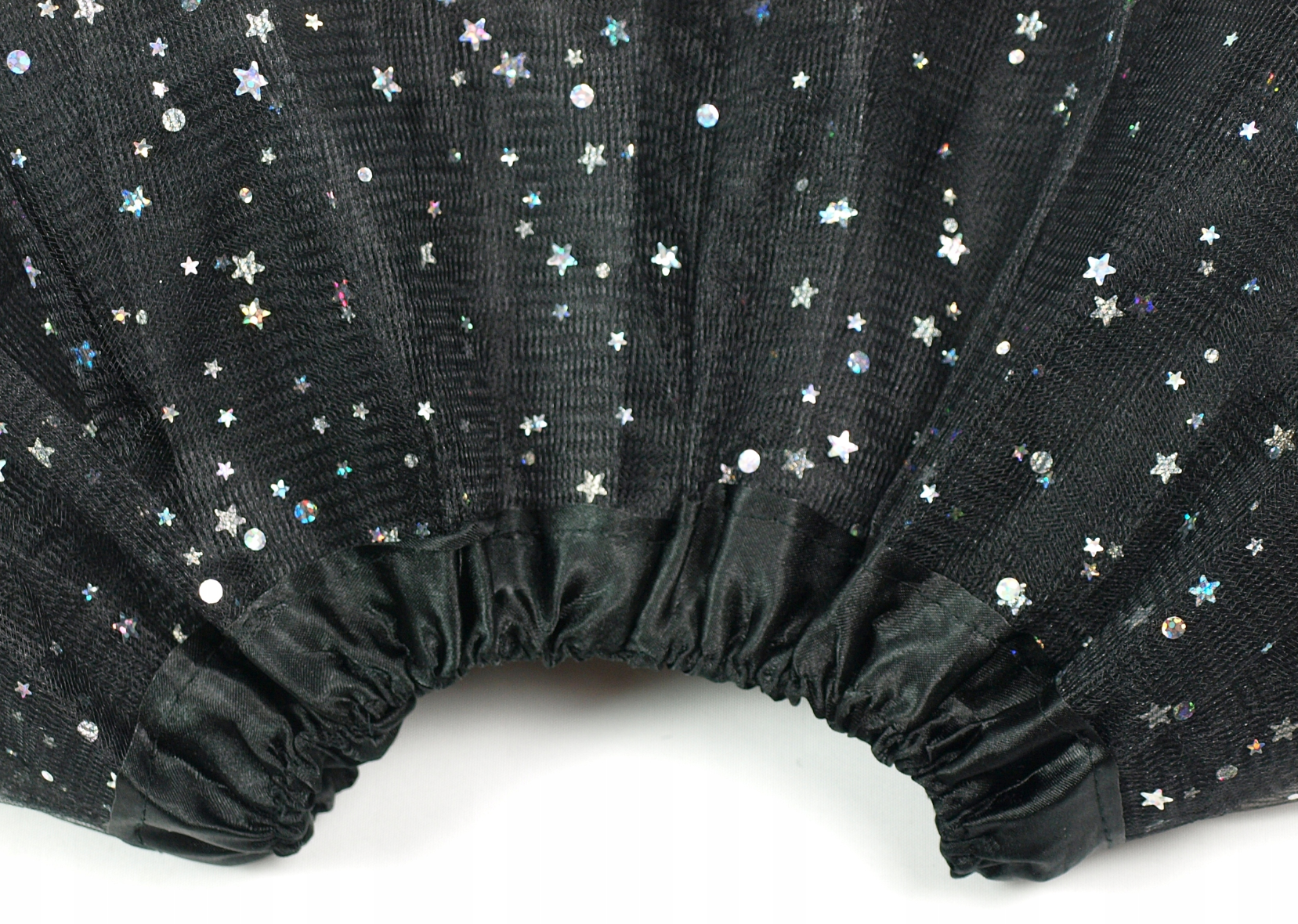 tiulinis-sijonas-juodas-blizguciai-2