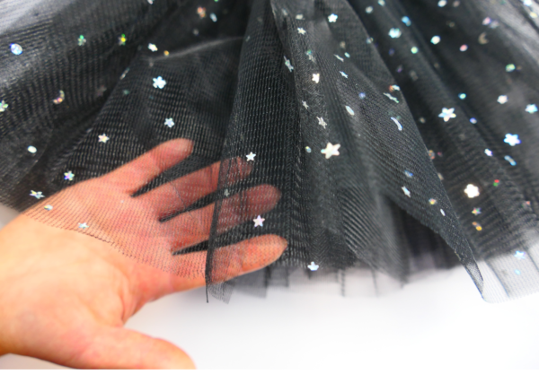 tiulinis-sijonas-juodas-blizguciai-3 tiulinis-sijonas-juodas-blizguciai-3