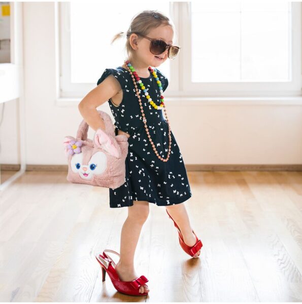 vaikiska-pliusine-rankine-kaciukas-3 vaikiska-pliusine-rankine-kaciukas-3