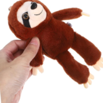 Pliušinis-pakabukas-Tinginys-1 Pliušinis-pakabukas-Tinginys-1