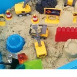 kinetinis-smėlis-su-kilimėliu3-Photoroom kinetinis-smėlis-su-kilimėliu3-Photoroom