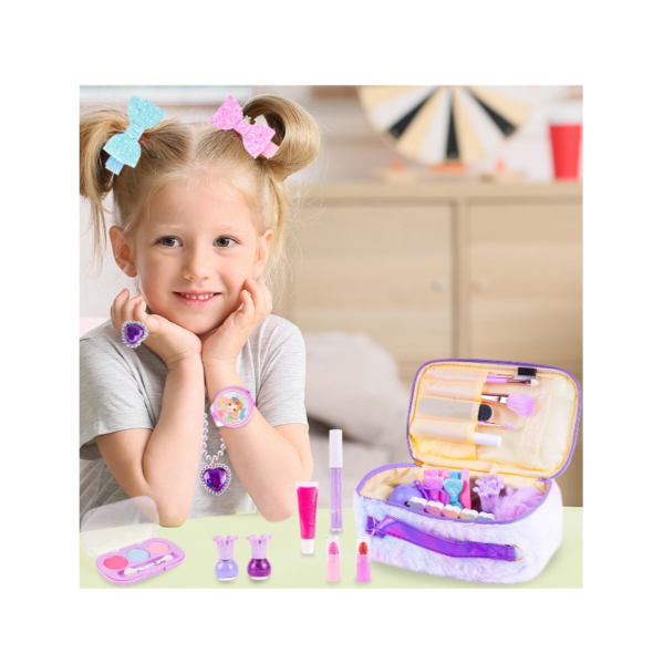 kosmetikos-ir-papuosalu-rinkinys-su-rankine-3 kosmetikos-ir-papuosalu-rinkinys-su-rankine-3