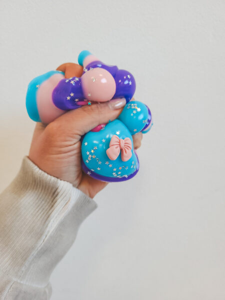 Letenėlė-antistresinis-žaislas-squishy-didelis-1 Letenėlė-antistresinis-žaislas-squishy-didelis-1