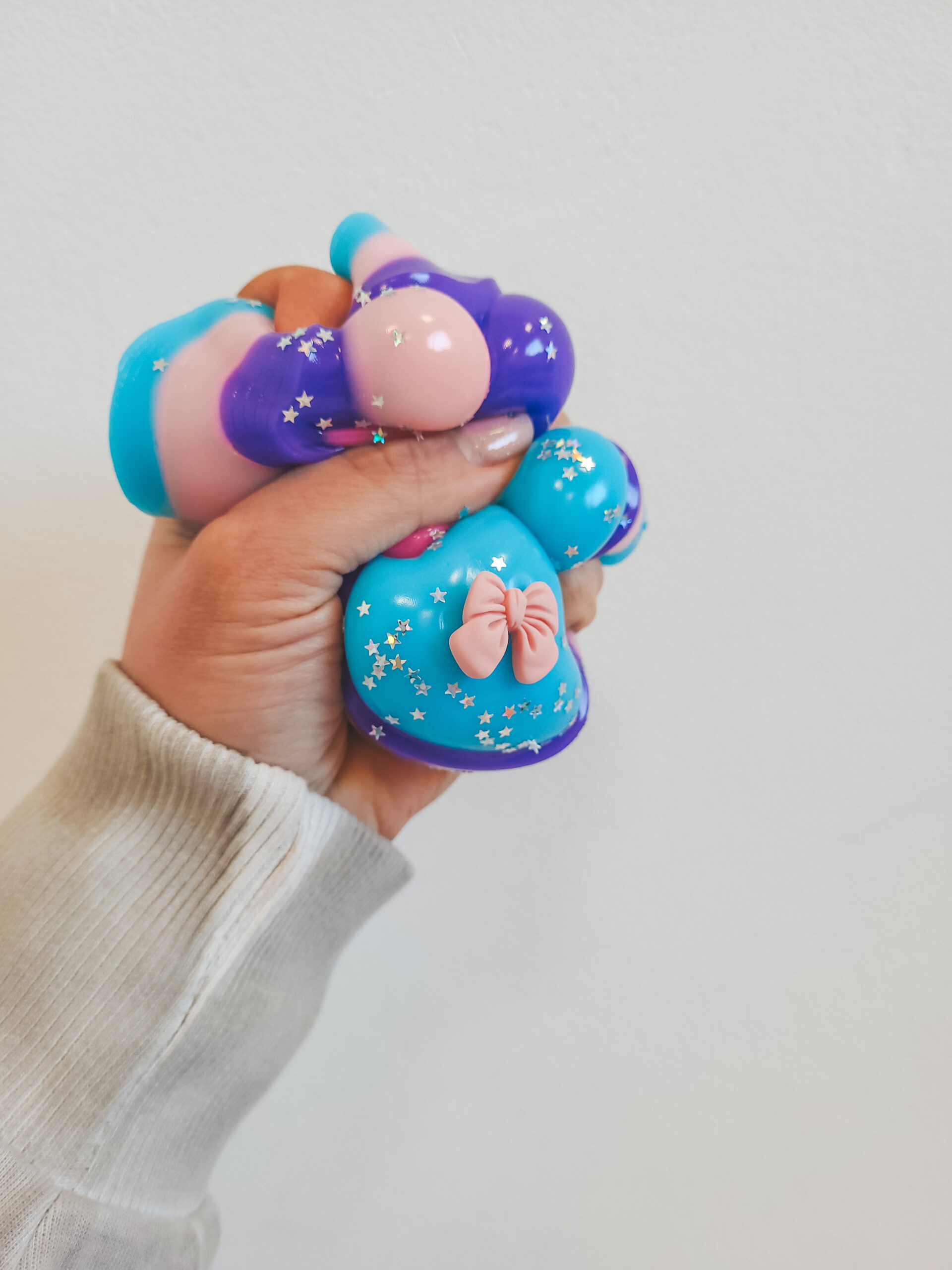 Letenėlė-antistresinis-žaislas-squishy-didelis-1
