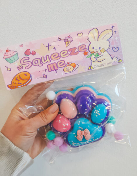 Letenėlė-antistresinis-žaislas-squishy-didelis-4 Letenėlė-antistresinis-žaislas-squishy-didelis-4