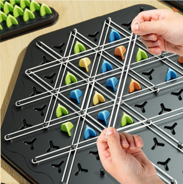 Strateginis-virvučių-geometrijos-stalo-žaidimas-Chain-Game-5 Strateginis-virvučių-geometrijos-stalo-žaidimas-Chain-Game-5