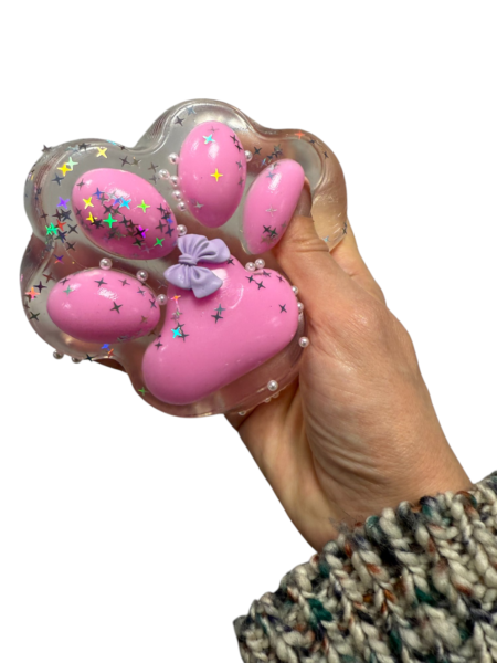 katino-letenele-didele-sviecianti-1-Photoroom katino-letenele-didele-sviecianti-1-Photoroom