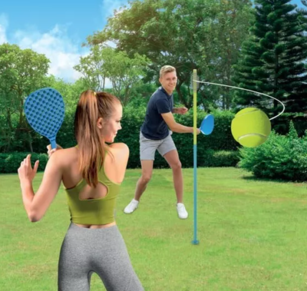 Lauko-žaidimas-raketės-su-kamuoliuku Lauko-žaidimas-raketės-su-kamuoliuku