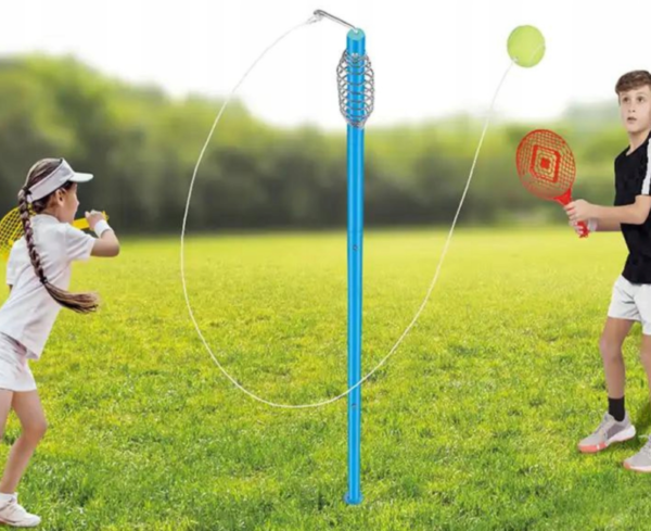 Lauko-žaidimas-raketės-su-kamuoliuku2 Lauko-žaidimas-raketės-su-kamuoliuku2