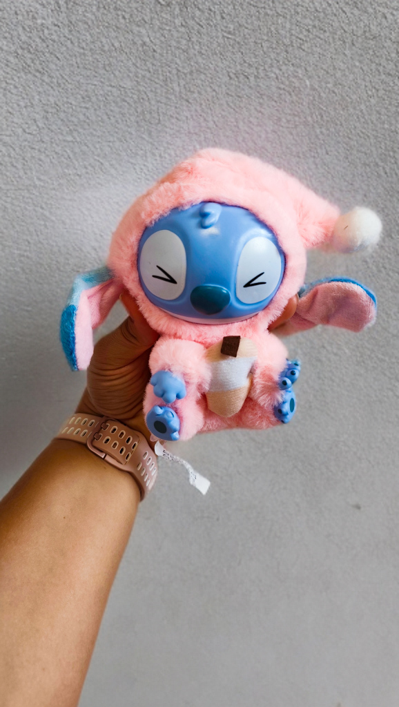 Pliušinis-Stitch-pakabukas-siurprizas Pliušinis-Stitch-pakabukas-siurprizas