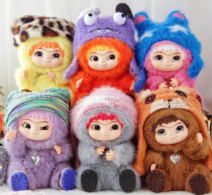 Wakuku  žaislas pakabukas su aksesuarais